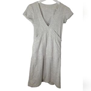 LULULEMON dance pulse short sleeve dress in heathered grey/white size 4 beechlu